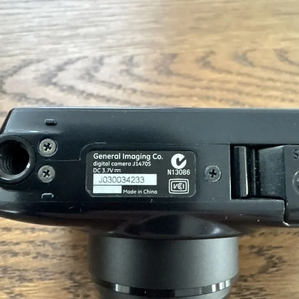 General Electric J1470S Digital Camera 7x Zoom 14.1mp Tested And Works Great